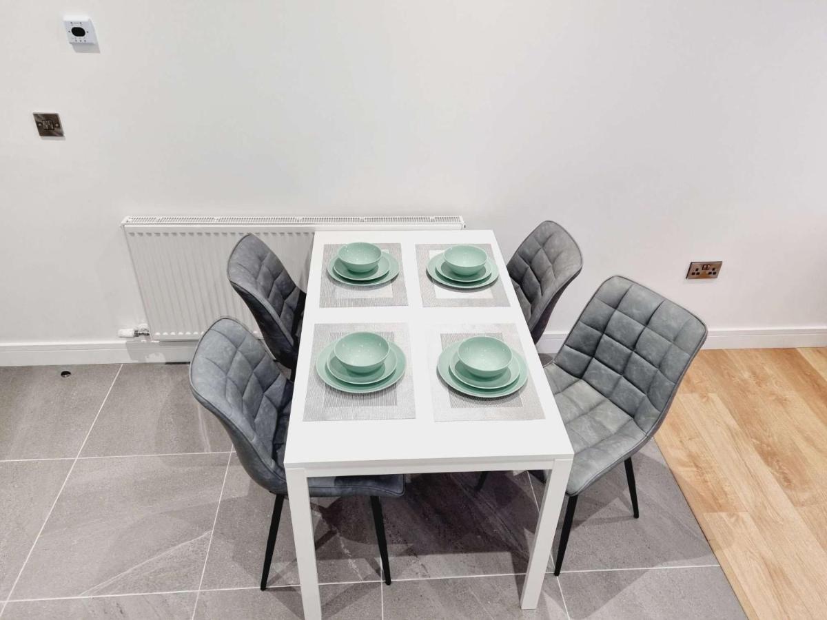 Lmk, Spacious 1 Bedroom Ground Floor Apartment, Ev Charger, Free Parking Wi-Fi, Great Location Belfast Dış mekan fotoğraf