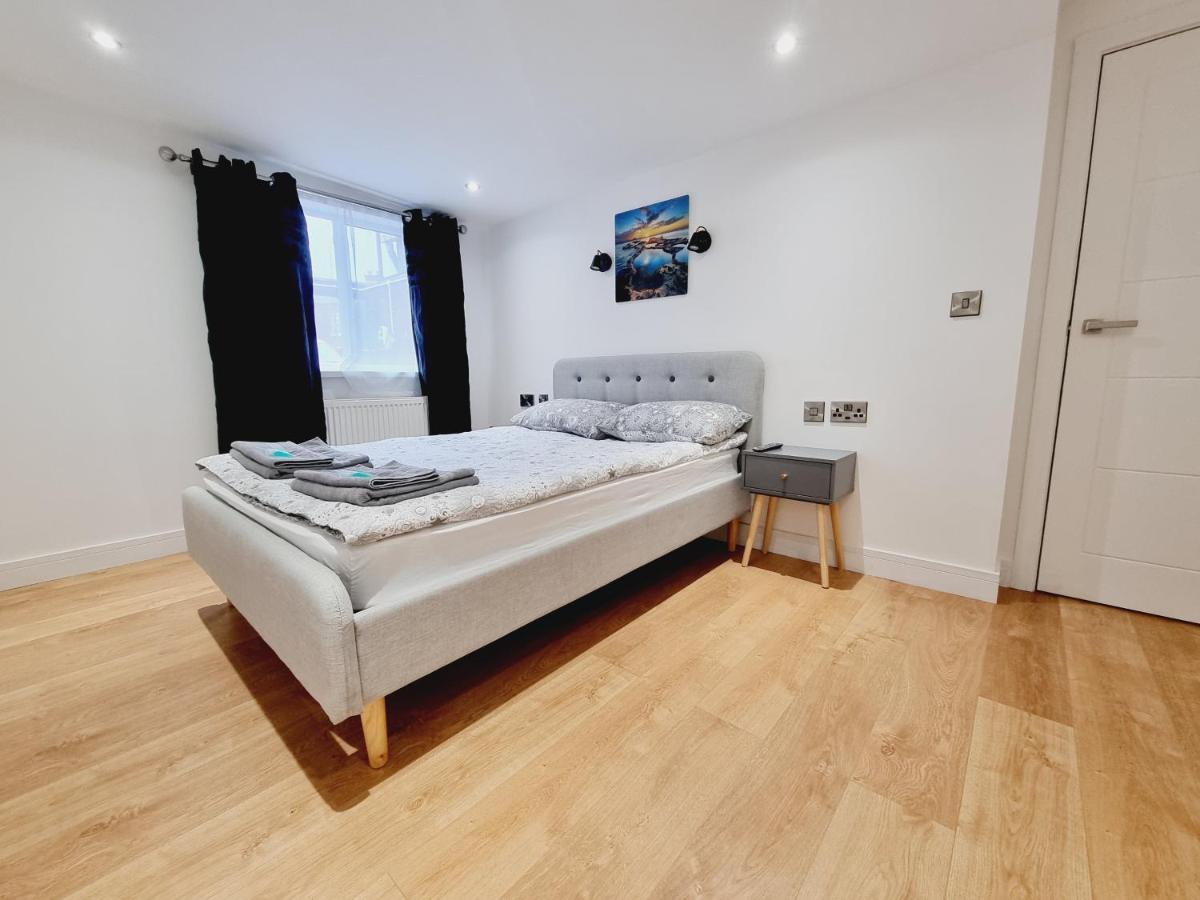 Lmk, Spacious 1 Bedroom Ground Floor Apartment, Ev Charger, Free Parking Wi-Fi, Great Location Belfast Dış mekan fotoğraf