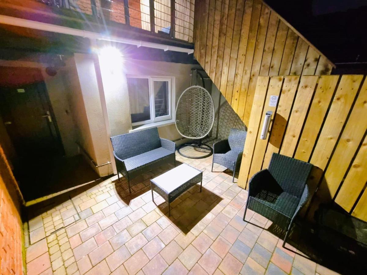 Lmk, Spacious 1 Bedroom Ground Floor Apartment, Ev Charger, Free Parking Wi-Fi, Great Location Belfast Dış mekan fotoğraf